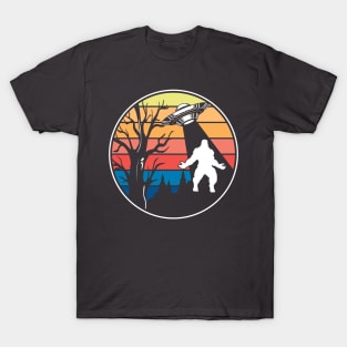 Bigfoot being beamed up T-Shirt